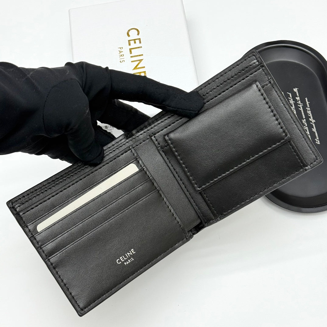 【セリーヌ】新作★バイフォールドウォレット3色関税送料無料