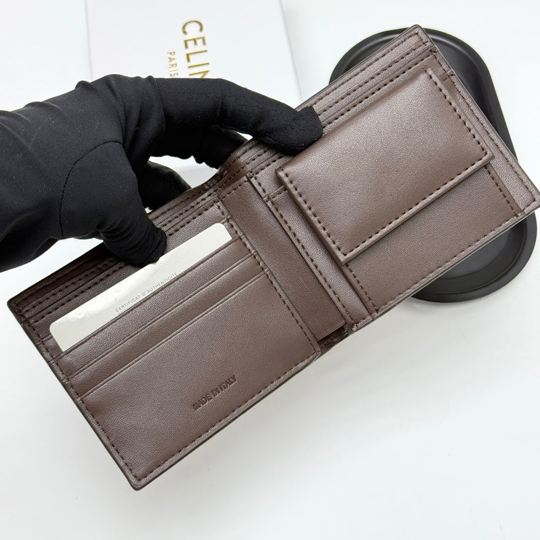 【セリーヌ】新作★バイフォールドウォレット3色関税送料無料