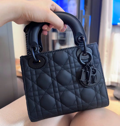 【ディオール】入手困難★マットブラックが超かっこいい★ミニバッグ