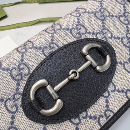 【グッチ】 春夏新作！軽くて丈夫なスリムウォレット