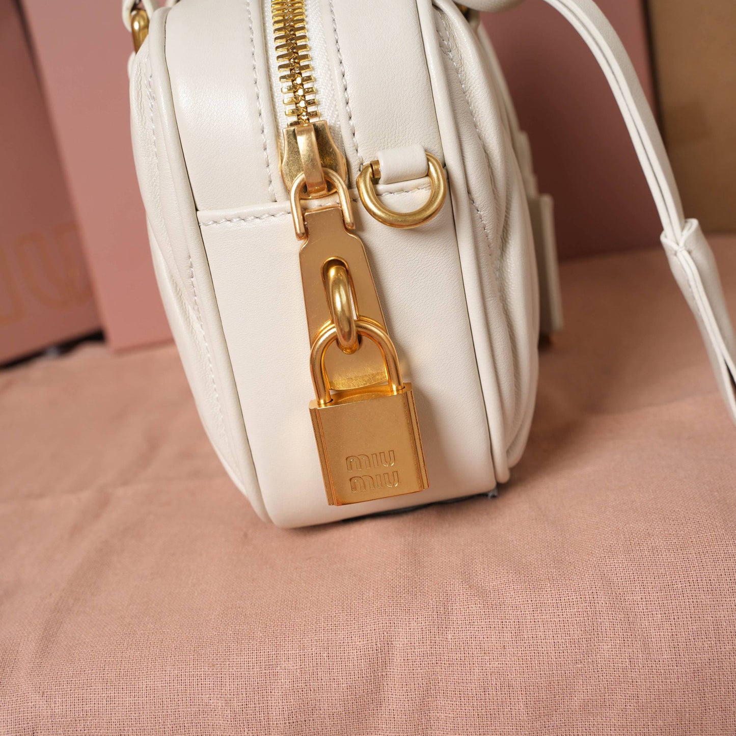 【ミュウミュウ】アルカディ マテラッセ レザー バッグ スモール 8色