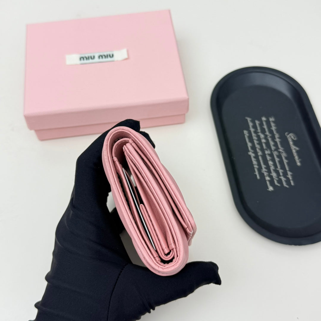 【ミュウミュウ】上品なデザイン♪おしゃれ】3つ折り財布3色