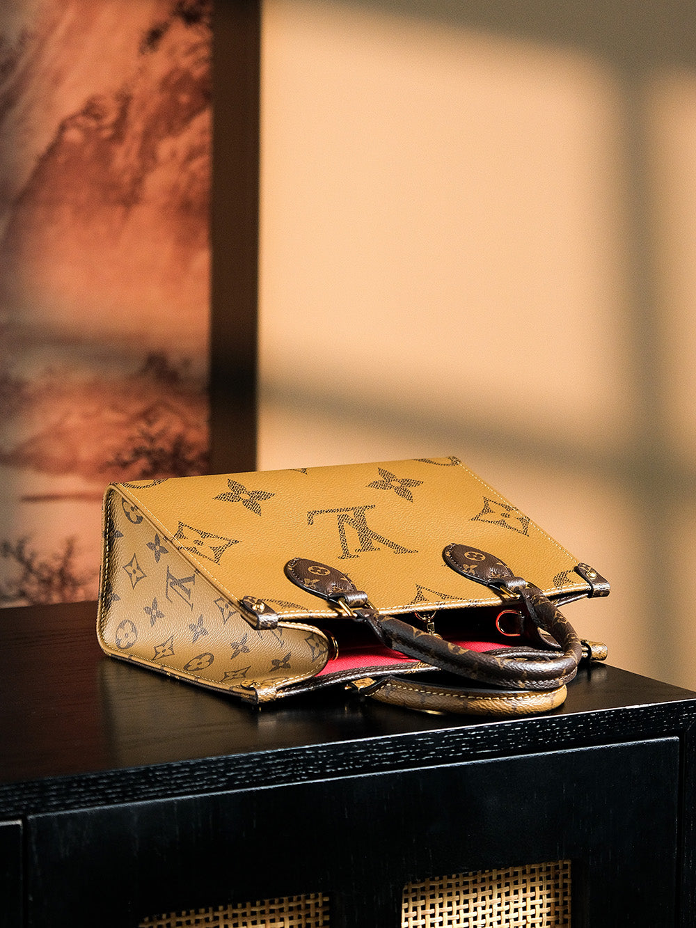 【ルイヴィトン】★大人気★男女共に人気OnTheGo PM 両面異色｜入手困難M46373