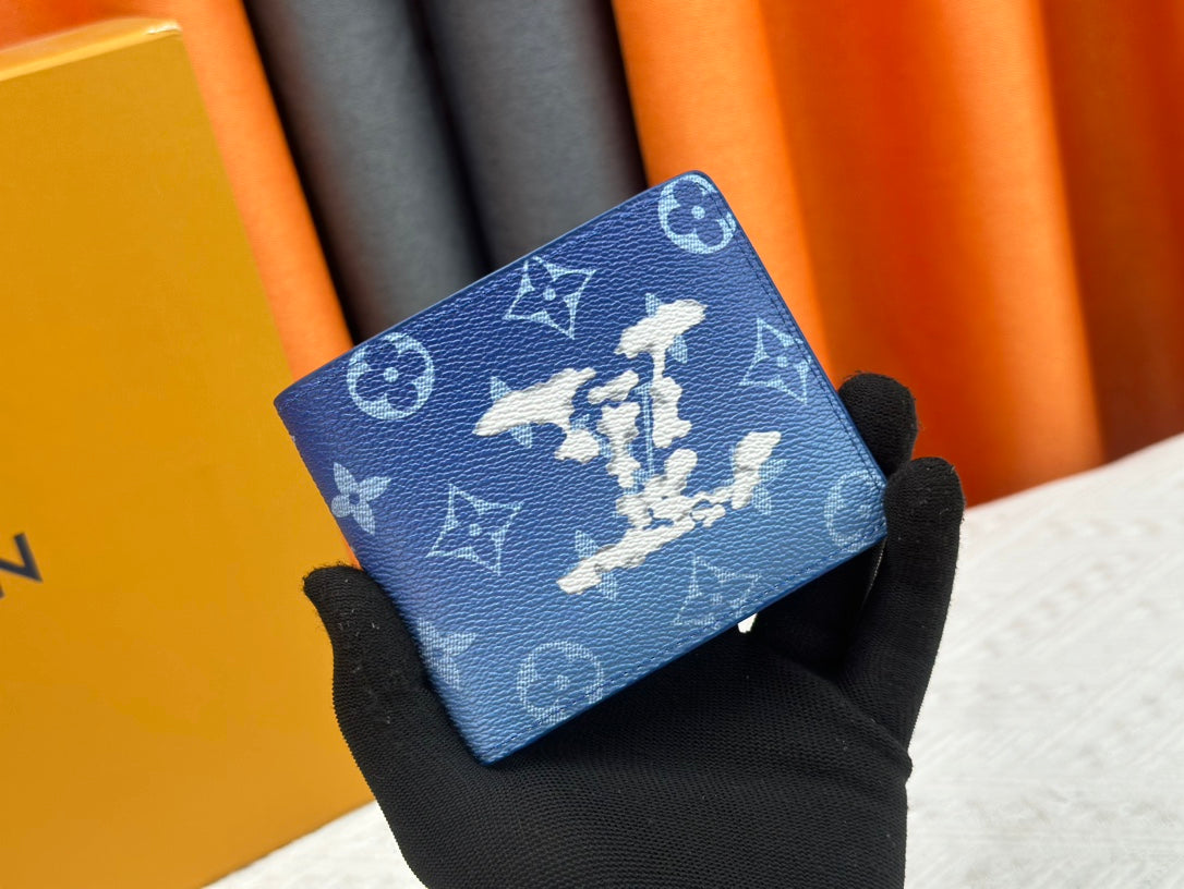 【ルイヴィトン】多機能長財布とクラシック短財布 フラワーモチーフが目を引く