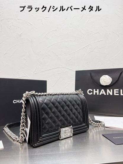 【シャネル】 新作 ボーイ シャネル バッグ カーフスキン-選べる2色