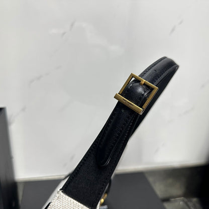 【サンローラン】LEA57ショルダーバッグ 軽量＆カジュアル 数量限定