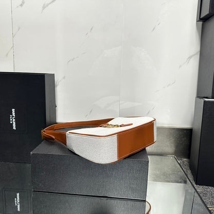 【サンローラン】LEA57ショルダーバッグ 軽量＆カジュアル 数量限定